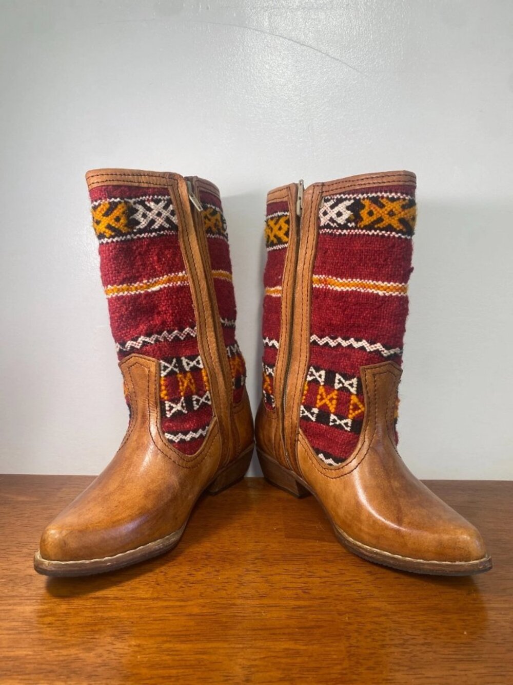 Vintage Women’s Leather Wool Boots 7-7.5 Southwestern Navajo Aztec Western Style